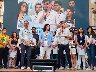 sanita-per-tutti-il-movimento-5-stelle-in-piazza-contro-il-declino-della-sanita-pubblica-in-sicilia