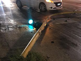 caduto-pilone-semaforico-in-via-bessarione-fortunatamente-senza-danni-a-persone