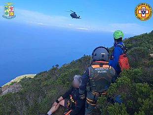 marettimo-soccorso-un-turista-infortunato-durante-una-escursione