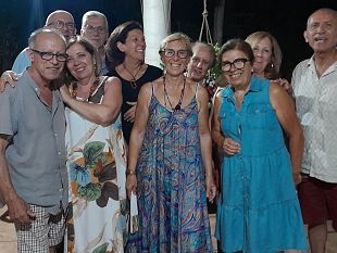 mazara-si-sono-incontrati-come-ogni-anno-i-compagni-della-5d-dellit-commerciale-del-1979