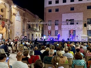 mazara-grande-successo-per-lo-spettacolo-di-gulino-mocata-e-sciacca-un-secolo-di-canzoni