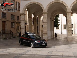 calatafimi-segesta-per-evitare-larresto-ladri-cercano-di-investire-un-carabiniere-due-in-manette