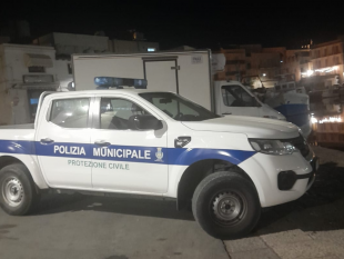 mazara-controlli-in-piazzetta-scalo-la-polizia-municipale-eleva-12-sanzioni