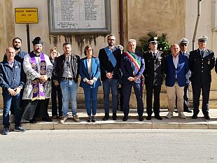 celebrazione-delle-forze-armate-cerimonia-dinanzi-al-municipio