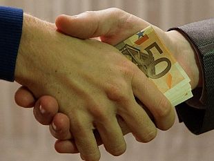 mazzette-per-appalti-11-arresti-manette-anche-per-funzionari-del-genio-civile-a-trapani-e-messina