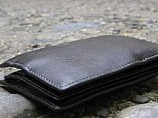 trapani-rubato-portafogli-ad-un-uomo-ritrovati-soltanto-i-documenti