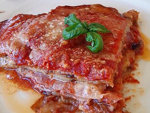 la-ricetta-della-domenica-lirresistibile-gusto-della-parmigiana-di-melanzane