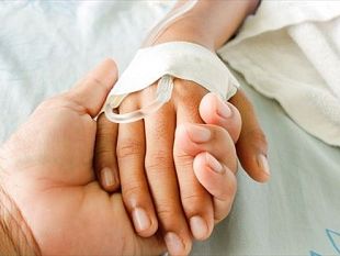 una-punta-di-sal-tra-dignita-e-cura-il-complesso-dibattito-sul-fine-vita