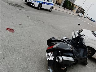 incidente-stradale-a-trapani-scontro-tra-auto-e-scooter-davanti-alla-sede-della-questura