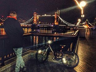 ore-di-terrore-e-giorni-di-paure-francesco-asaro-mazarese-emigrato-a-londra-parla-del-clima-che-si-respira-nella-city-in-questi-giorni-fra-l-attentato-di-westminster-e-l-inizio-della-brexit