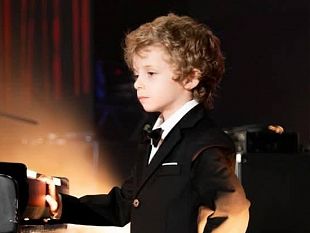 buseto-palizzolo-il-talentuoso-alessandro-gervasi-sara-peppino-di-capri-da-bambino-nel-nuovo-film-tv-della-rai