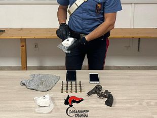 alcamese-fermato-a-un-posto-di-blocco-con-droga-armi-e-munizioni-in-auto