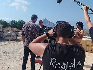 custonaci-fa-ancora-da-scenario-in-un-set-cinematografico