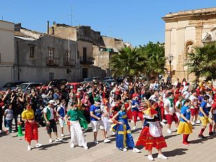 un-flash-mob-alla-ruggero-settimo-per-riflettere-sul-valore-della-diversita-e-d