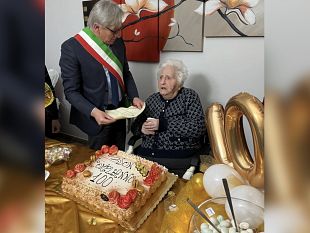 gibellina-festeggia-la-centenaria-anna-casciola-gli-auguri-dellamministrazione