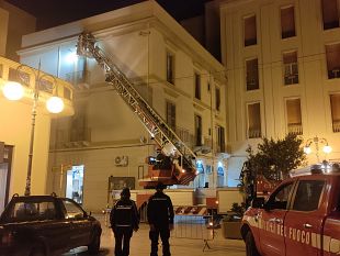 mazara-crollano-pezzi-di-intonaco-da-un-edificio-in-piano-centro-paura-fra-i-passanti