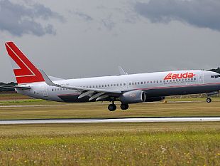 lauda-air-allaeroporto-di-birgi-le-selezioni-per-assistente-di-volo