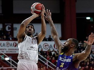 trapani-shark-e-tornato-battuta-verona-89-81