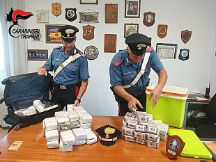 trapani/30-chili-di-hashish-nascosti-in-auto-due-palermitani-arrestati-a-trapani