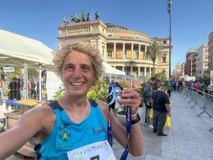 podio-per-il-runner-pantesco-dario-ferrante-alla-maratona-di-palermo