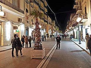 mazara-accese-le-luminarie-natalizie-homemade-in-centro