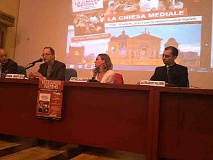 marsala-grande-partecipazione-alla-presentazione-del-libro-di-don-alessandro-palermo-la-chiesa-mediale