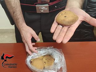 trapani/offre-biscotti-stupefacenti-alla-madre-che-pero-poi-finisce-allospedale-arrestato-dai-carabinieri