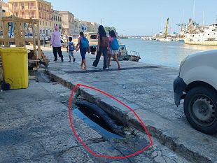 mazara-piazzetta-scalo-cavo-scoperto-davanti-allasta-del-pesce