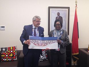 expo-milano-il-presidente-tumbiolo-invitato-al-padiglione-angola-dal-commissario-generale-albina-assis-continua-la-cooperazione-fra-il-distretto-della-pesca-e-l-angola