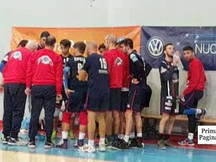 video-essepiauto-a29-mazara-volley-sconfitta-fra-le-polemiche-con-lauria-1-3-l-intervista-al-vice-coach-tonino-sinacori