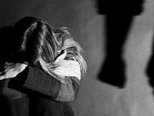 elena-manzini-continua-a-raccontarci-delle-violenze-subite-da-alice