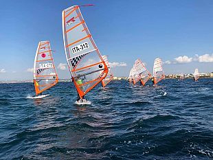 windsurf-la-societa-canottieri-marsala-sede-preferita-dalle-squadre-rsx-olimpiche-e-nazionali