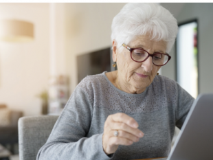 trapani/sociale-parte-nonni-makers-anziani-a-scuola-di-digitale-contro-isolamento-e-truffe-online