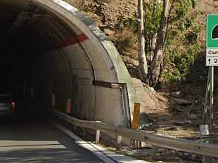 paura-in-una-galleria-della19-maxi-tamponamento-e-8-feriti-di-cui-uno-grave