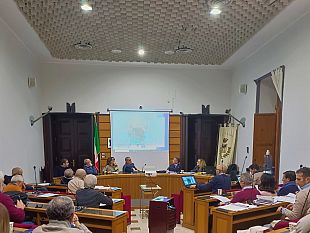 alcamo-il-consiglio-comunale-approva-il-piano-impianti-pubblicitari