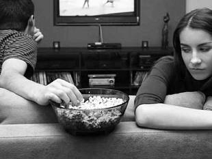 le-donne-gli-uomini-e-la-partita-di-pallone-di-catia-catania