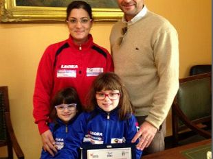 a-s-d-fighter-taekwondo-sicilia-consegna-targa-all-amministrazione-comunale