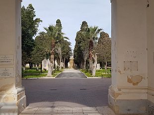 mazara-cimitero-comunale-la-voce-vergogna-le-bare-annegate