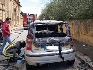 mazara-lincendio-dellauto-del-geom-pantaleo-collegato-agli-affidi-diretti-per-i-quali-indaga-la-gdf