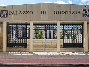 salemi-assiste-un-malato-terminale-ma-ruba-il-portafogli-ad-una-donna-condannata-una-salemitana