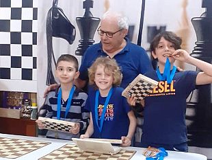 scacco-club-mazara-francesco-sciacca-e-i-fratelli-muscolino-vincono-il-torneo-di-scacchi-a-squadre