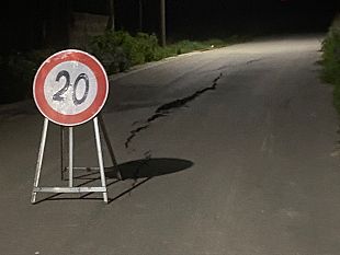 buseto-palizzolo-frana-un-tratto-di-strada-chiusa-la-via-manzo-a-tangi