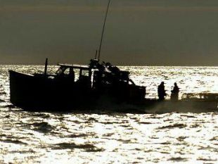 si-fa-oscura-la-vicenda-del-motopesca-airone-libico-rilasciato-ed-il-mistero-di-due-giornaliste-europee-sul-rimorchiatore-pirata