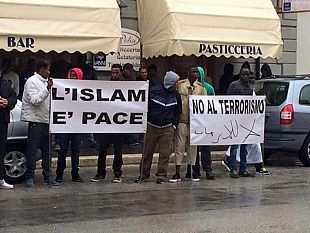video-manifestazione-della-comunita-islamica-mazarese-contro-il-terrorismo