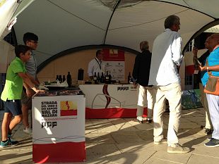 banchi-di-degustazione-della-strada-del-vino-e-dei-sapori-val-di-mazara-2