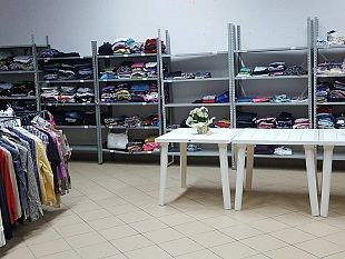 a-campobello-lemporio-solidale-di-via-umberto-riparte-in-sicurezza