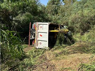 camion-fuori-strada-sulla-a29-per-colpo-di-sonno-dellautista