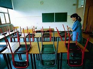 la-scuola-chiama-al-telefono-per-assegnarle-la-supplenza-ma-lei-non-risponde-una-mazarese-vince-la-causa