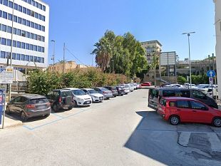 trapani-cambiano-colore-28-stalli-di-sosta-in-piazza-giacomelli