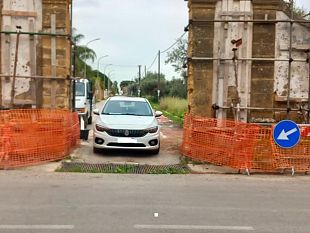 riaperto-al-traffico-lantico-portale-trenta-salme-a-marinella